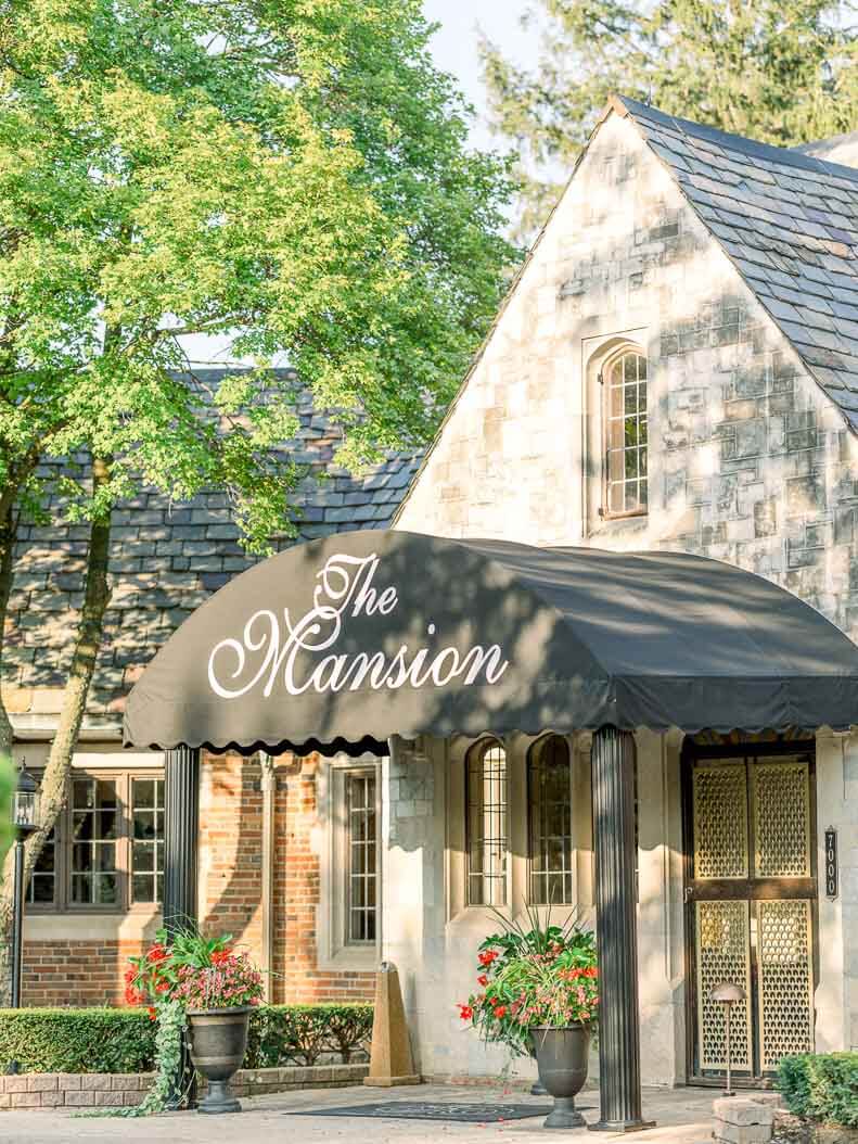 TOP 10 Michigan Outdoor Wedding Venues Pine Knob Mansion