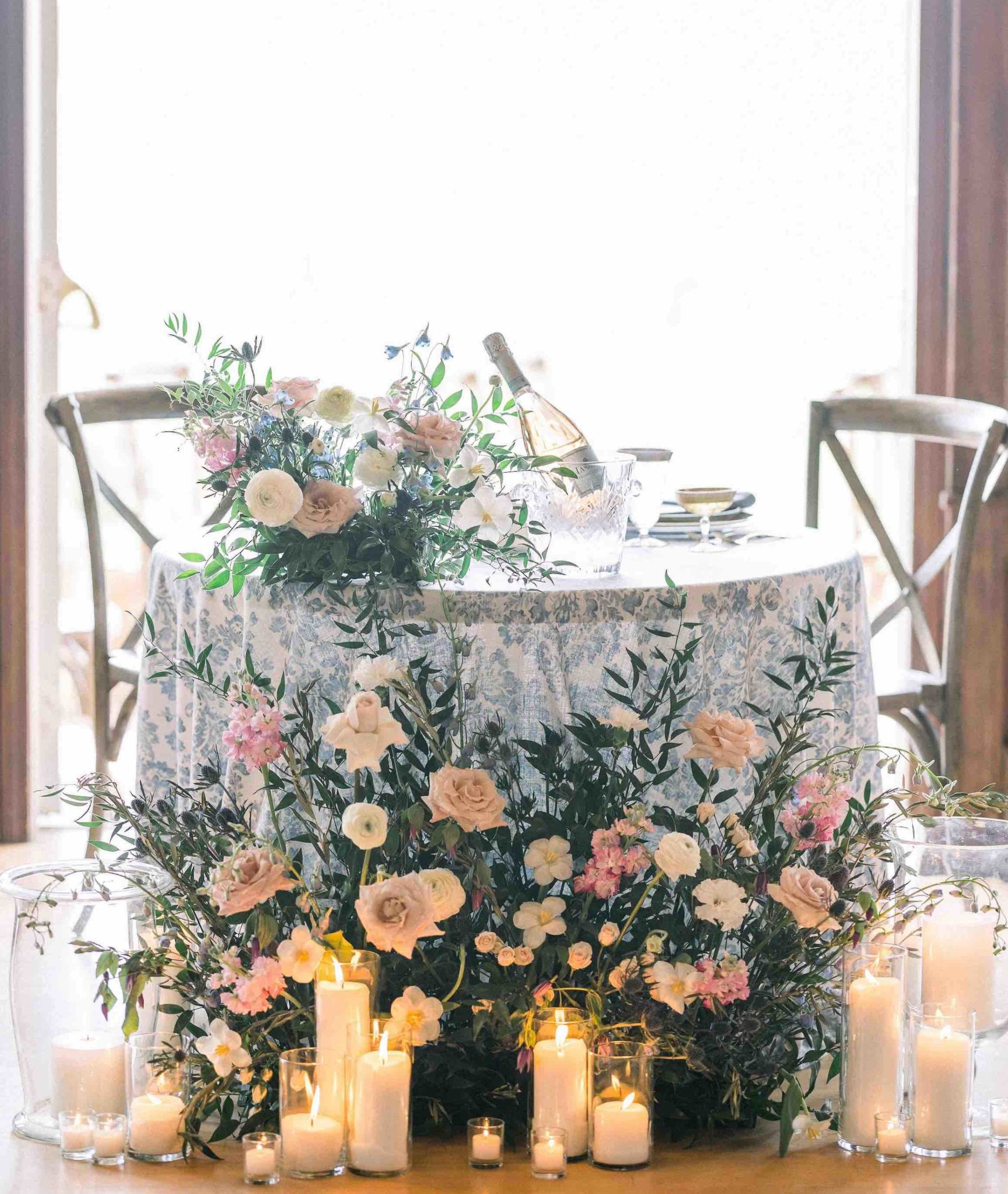 Waldenwoods Resort Wedding Cromaine Hall Sweetheart Table floral decor